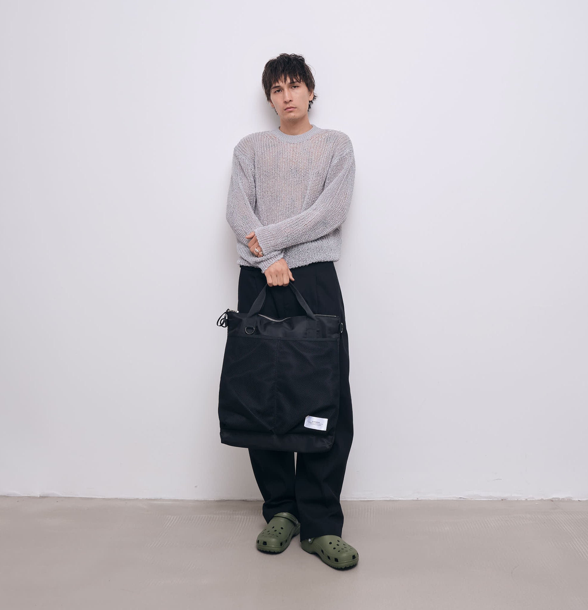 Tote bag - Black - James Ay - Model