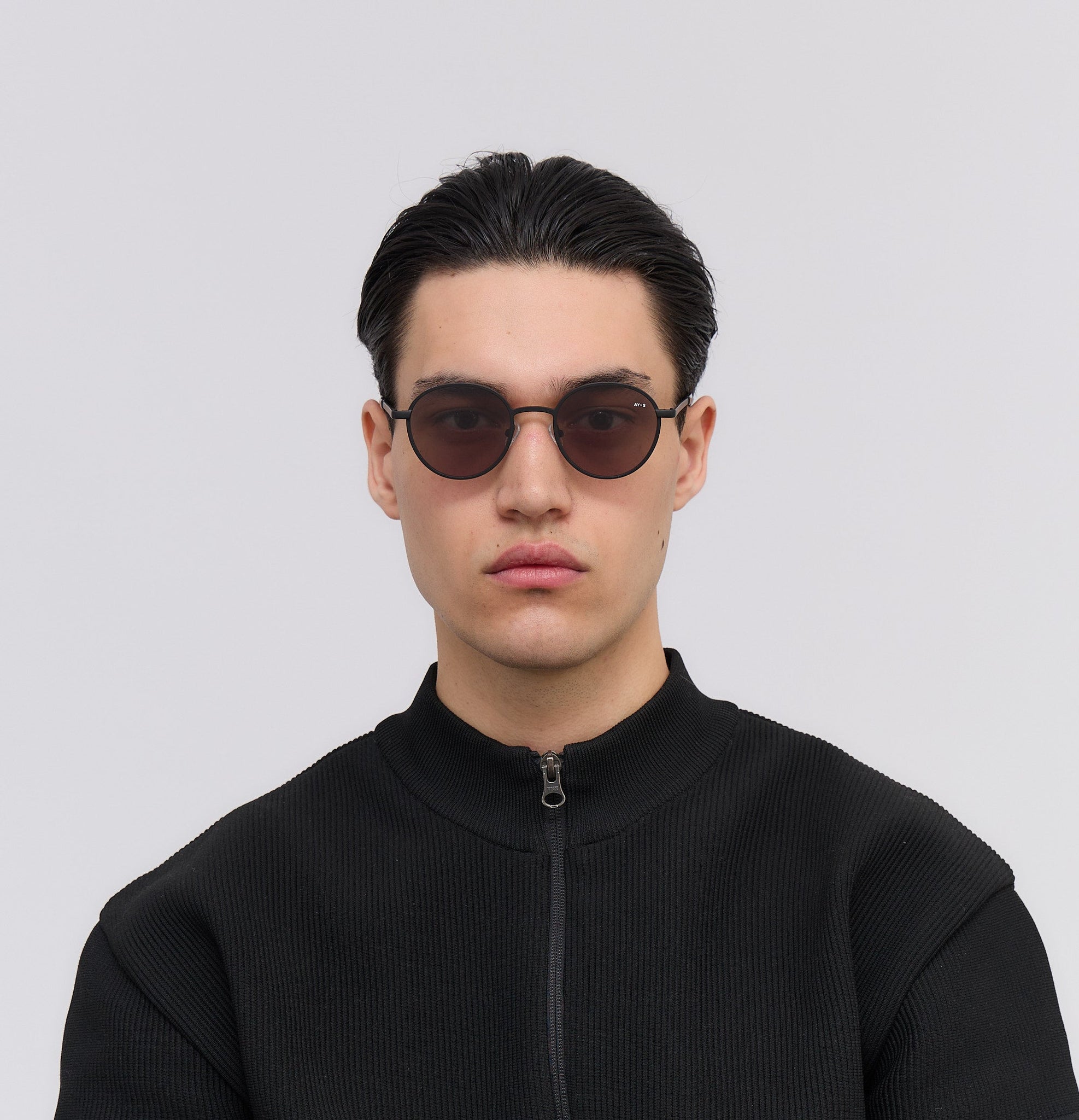 Orbelle - Matte black - James Ay - Model